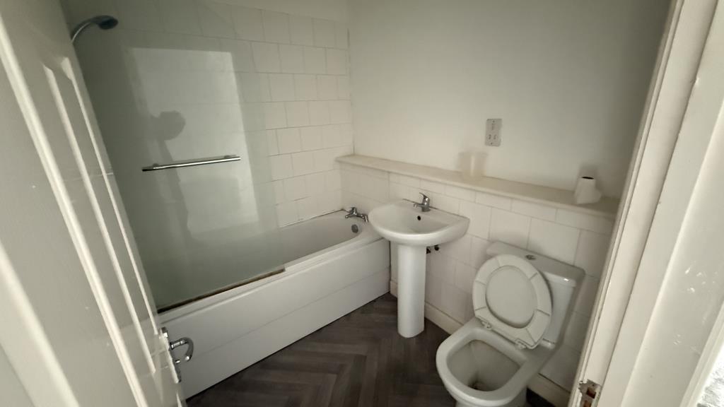 Lot: 112 - FIRST FLOOR PREMISES WITH POTENTIAL - Internal image of accommodation